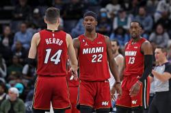 足球直播在线观看免费-包含篮网爆冷步行者，阿德巴约完成帽子戏法的词条