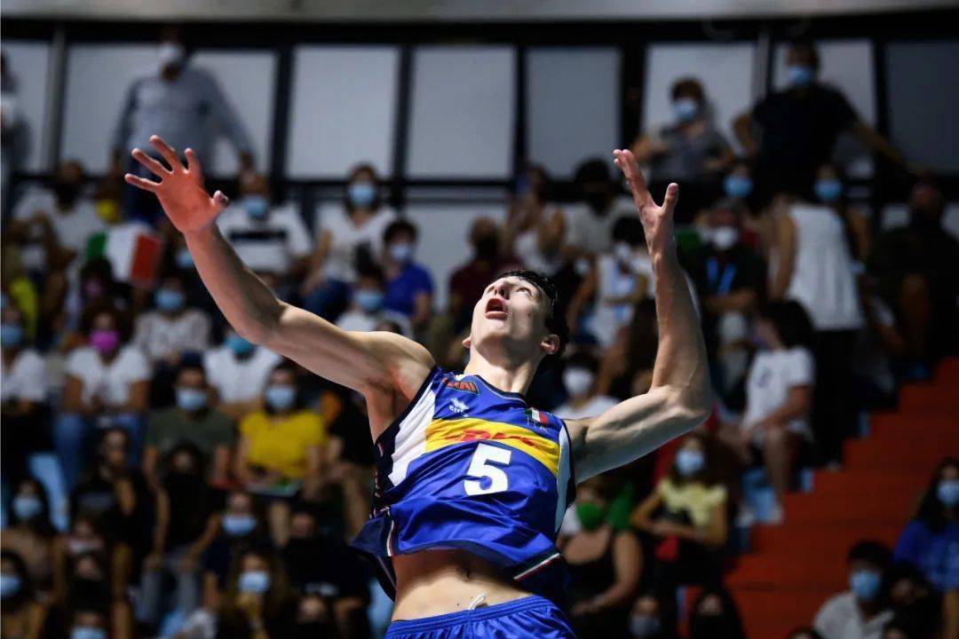 男子排球决赛激烈对抗,意大利队夺冠 男子排球决赛激烈对抗,意大利队夺冠