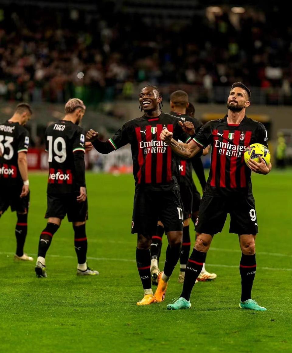 包含佛罗伦萨主场平尤文图斯，欧战名额岌岌可危的词条