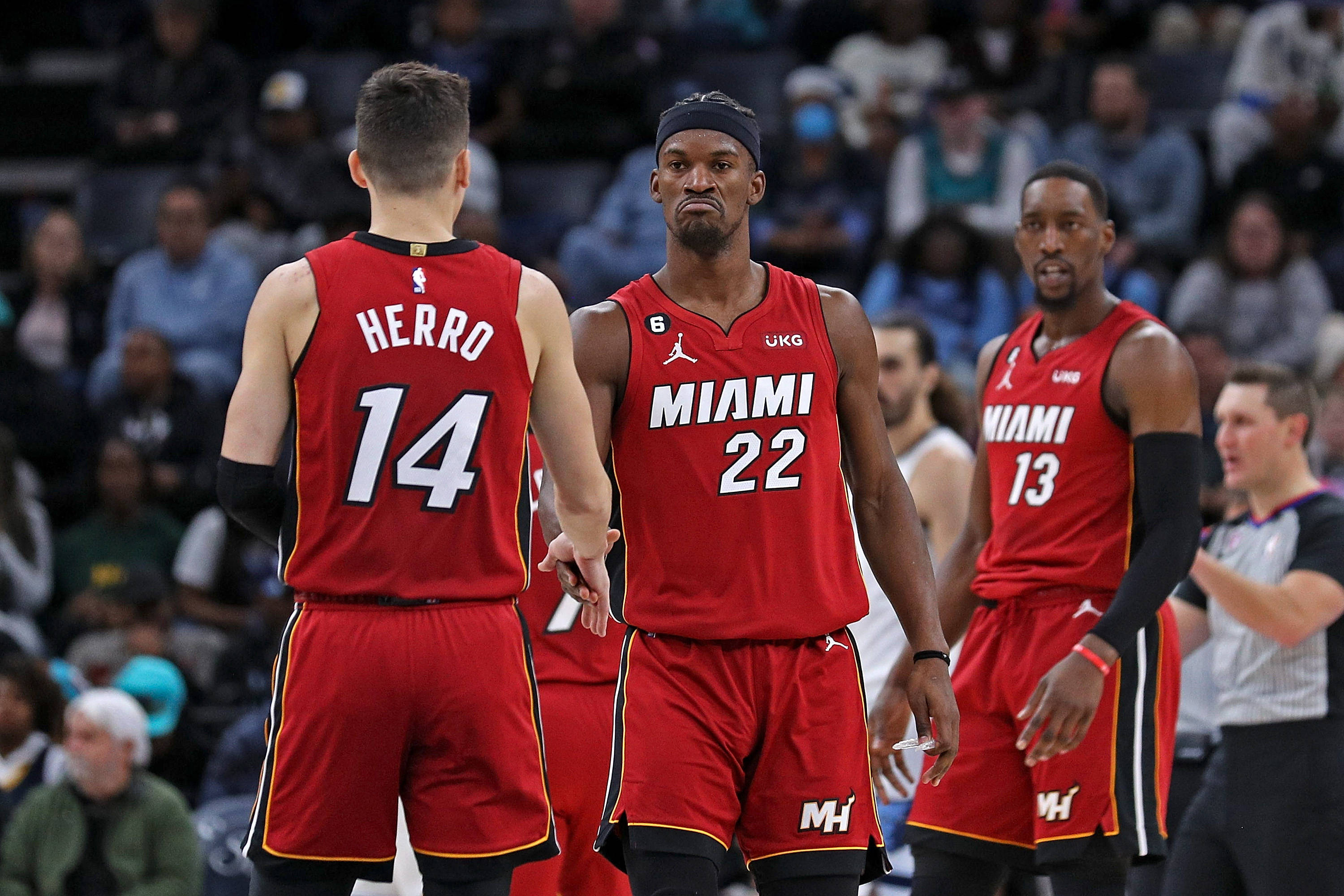 包含篮网爆冷步行者，阿德巴约完成帽子戏法的词条